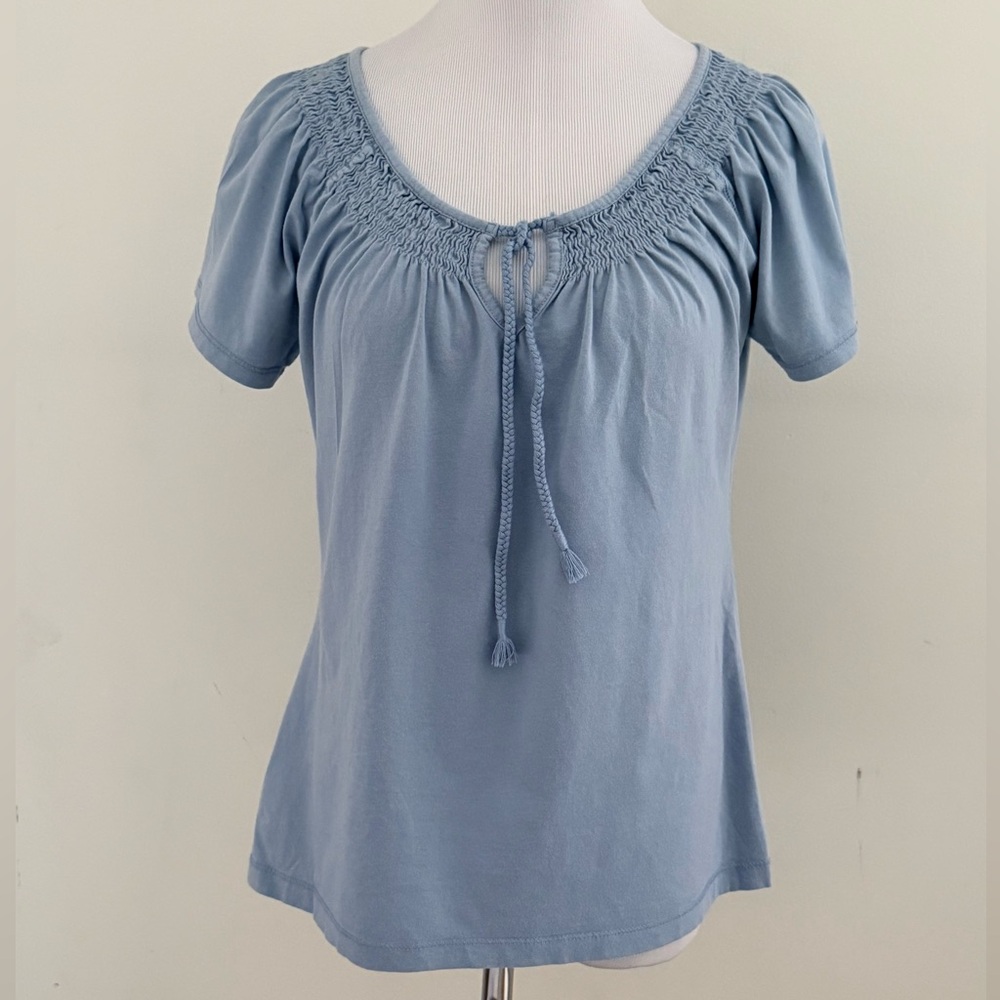 EDDIE BAUER || Light Blue Shirred Tie Neck Gathered Neck Blouse. Sz. M